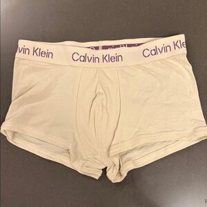 New Calvin Klein Boxer Briefs / Low Rise Trunk in Cotton. Cream